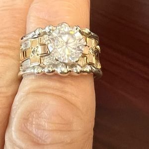 Hyo Silver womans ring cubic stone !